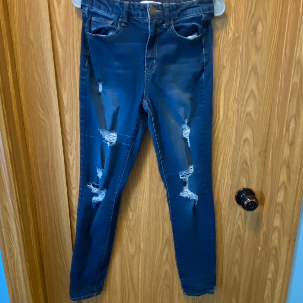 SO high rise ripped skinny jeans size 7,28